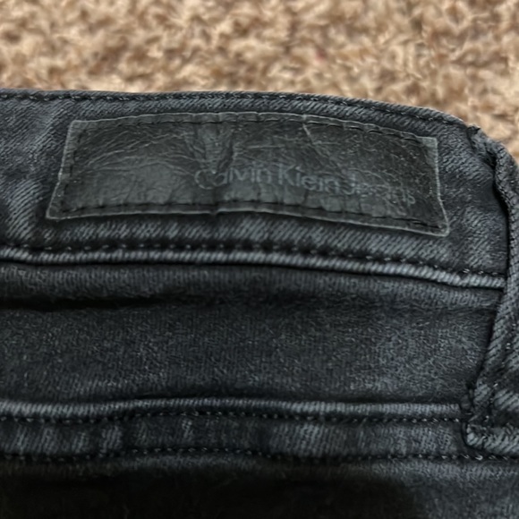 2/$22 Calvin Klein black size 4 straight leg/skinny jeans. Gently used. - Picture 2 of 8
